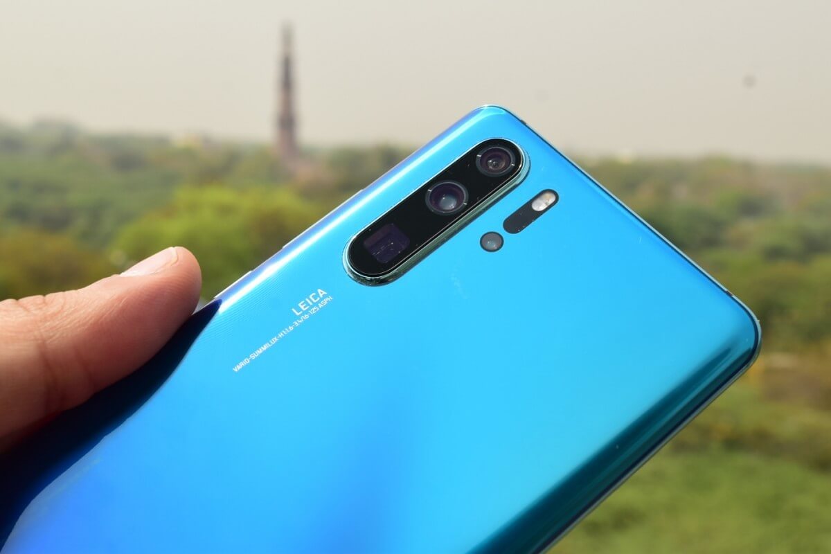 Сравнение Huawei P30 и Samsung Galaxy S10